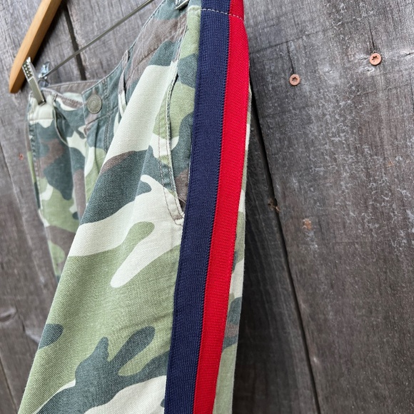 MOTHER The Misfit Side-Stripe Camo Pants - Picture 4 of 7
